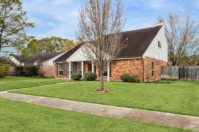 view of front of house featuring a front yard