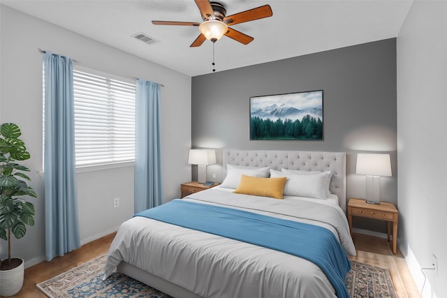 bedroom with ceiling fan