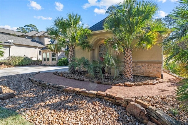 view of front of property