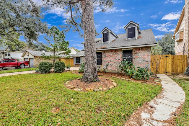 view of front of house featuring a front yard