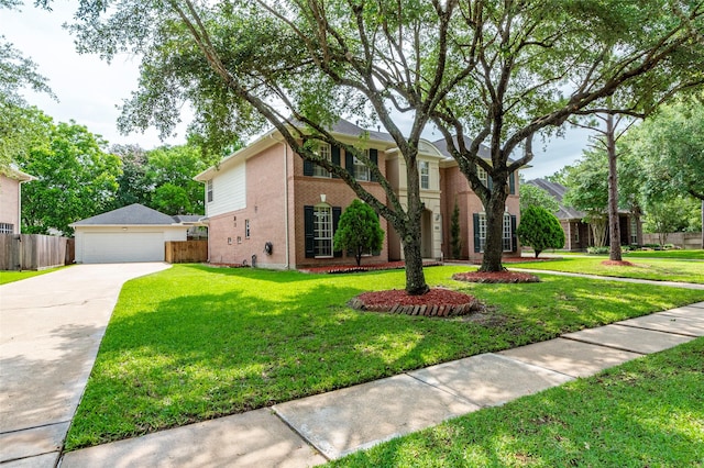 view of front of home featuring a front lawn