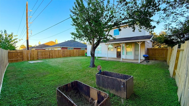 view of yard with a patio area