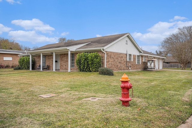 view of front of house featuring a front yard