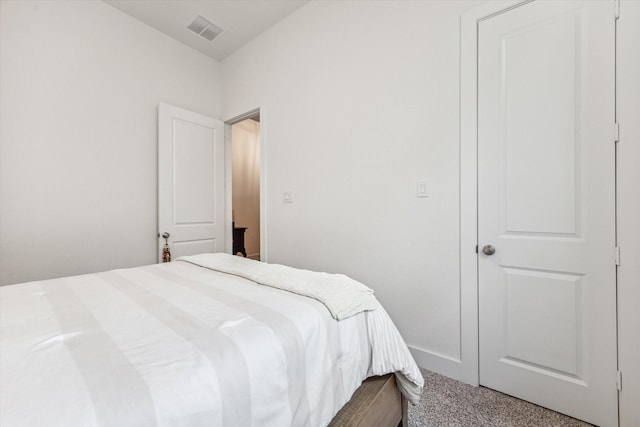 bedroom featuring carpet floors