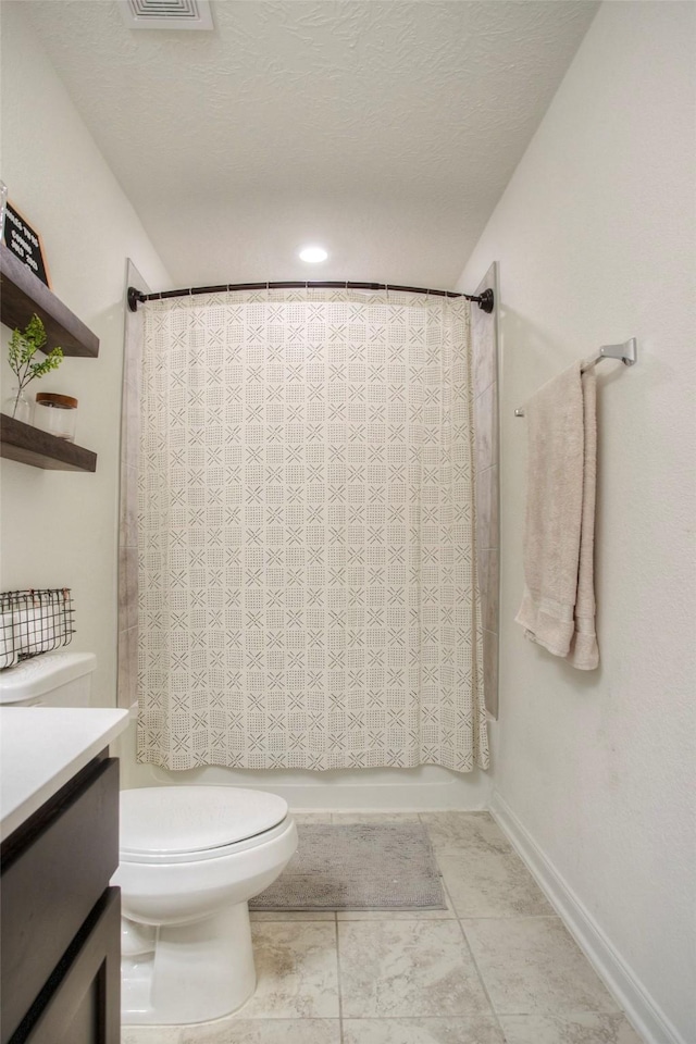 full bathroom with a textured ceiling, toilet, vanity, and shower / bath combo