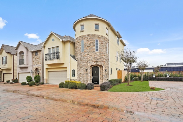 view of front of home featuring a garage