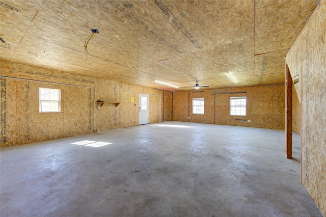 garage featuring ceiling fan