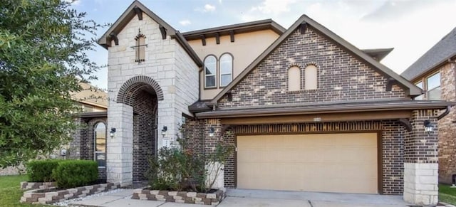 view of front facade with a garage