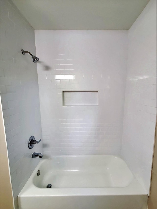 bathroom featuring shower / washtub combination