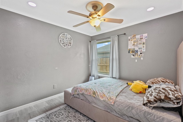 bedroom with ceiling fan