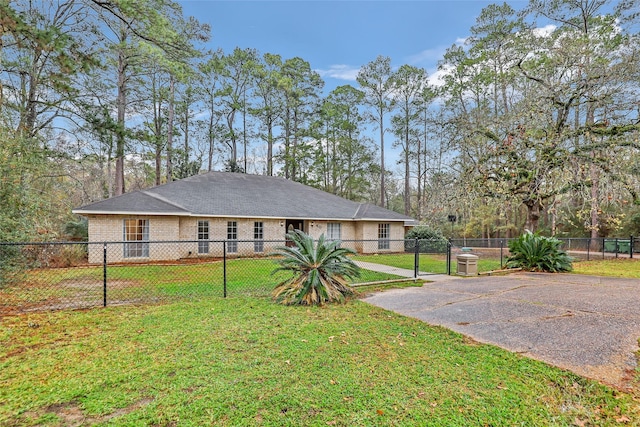 view of front of property with a front lawn