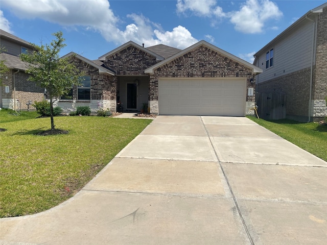 view of front facade featuring a front lawn and a garage