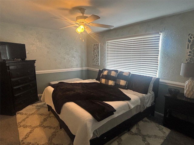 bedroom with ceiling fan