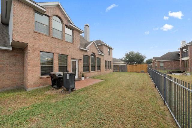 view of yard with a patio area