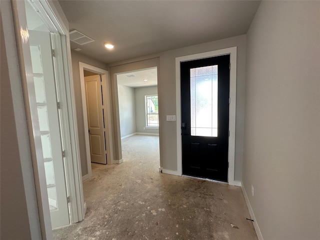 entryway featuring visible vents and baseboards