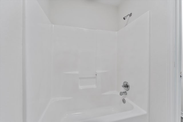 bathroom featuring shower / bath combination