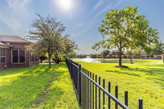 view of yard featuring a water view