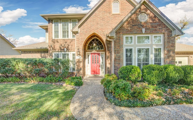 view of front of house featuring a front yard