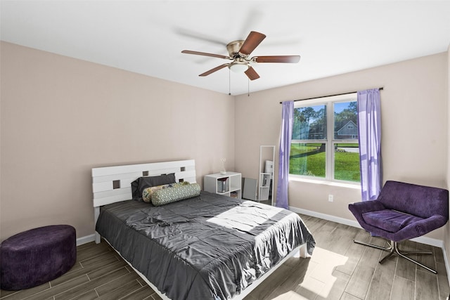 bedroom with ceiling fan