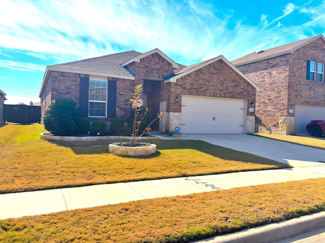 view of front facade with a front lawn