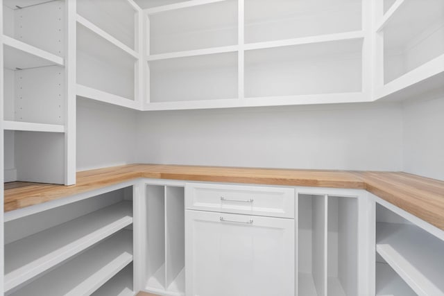 5658 Del Monte Dr, Houston, TX 77056 - view of pantry
