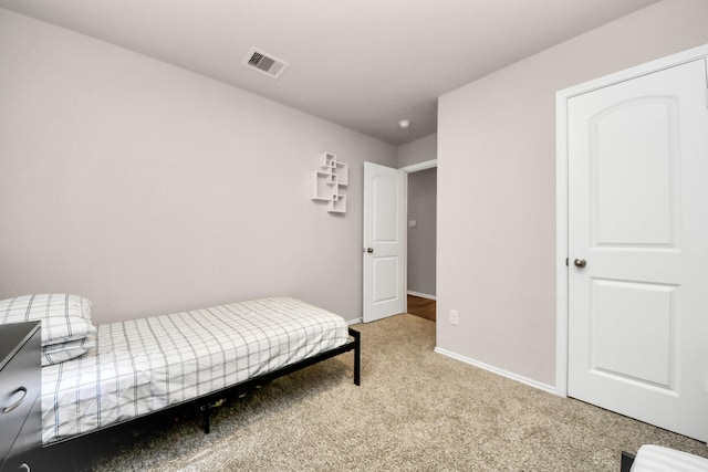 bedroom featuring carpet floors