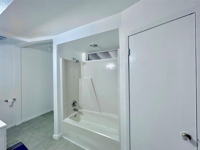 bathroom featuring shower / tub combination