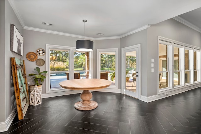 unfurnished dining area with ornamental molding