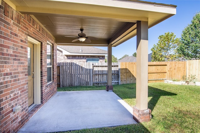 view of patio with ceiling fan