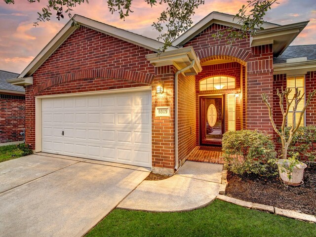 view of front facade featuring a garage