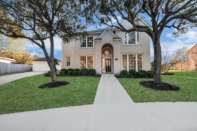 view of front facade with a front yard