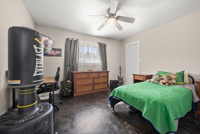 bedroom featuring ceiling fan