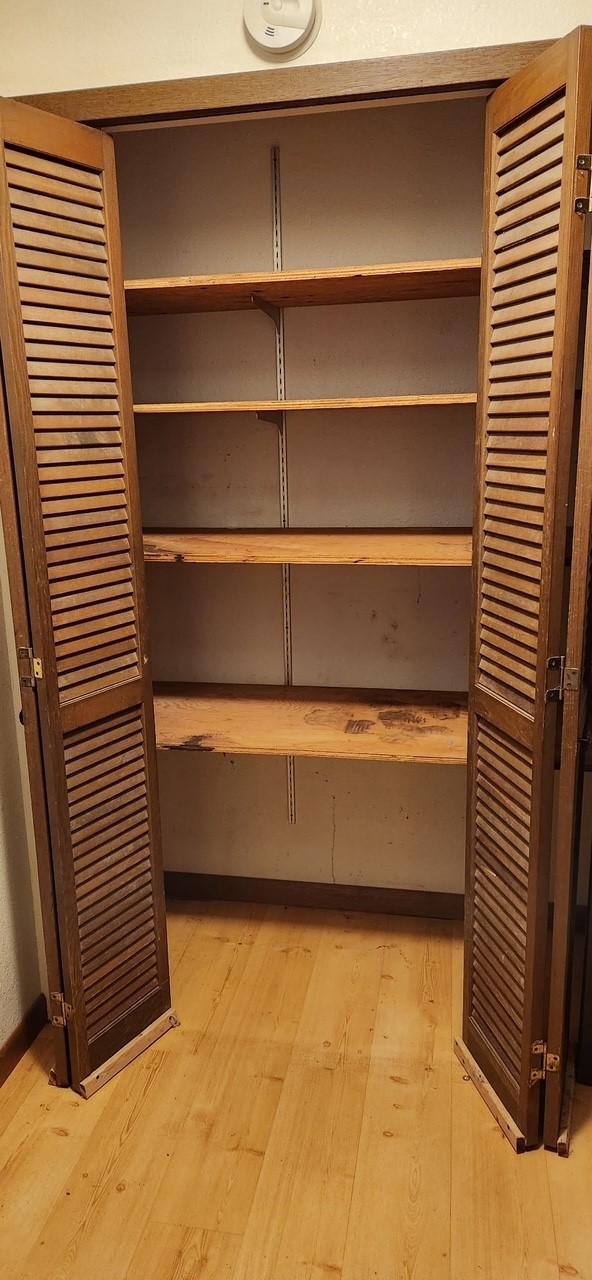 2180 Washington Ave, Alvin, TX 77511 - view of closet