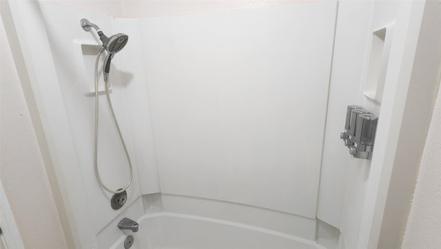 bathroom featuring shower / bathtub combination