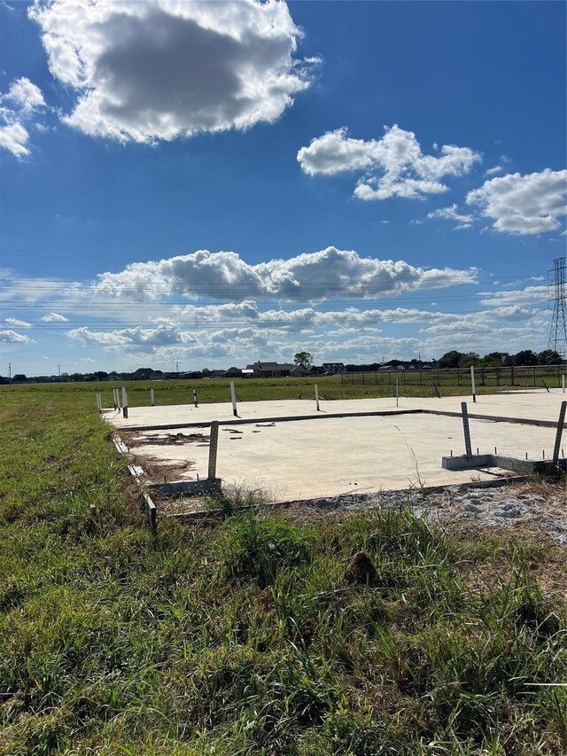 755 Sunset Trl, Angleton, TX 77515