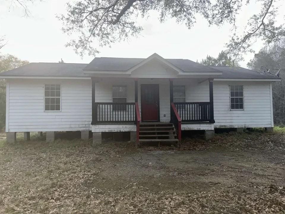 view of front of house featuring covered porch