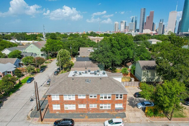 Listing photo 2 for 2021 Kane St Unit 8, Houston TX 77007