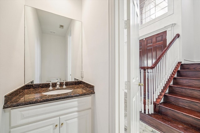 4505 Mimosa Dr, Bellaire, TX 77401 - bathroom featuring vanity