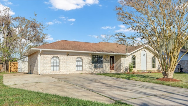 206 Dogwood St, Lake Jackson TX, 77566, 4 bedrooms, 2 baths house for sale