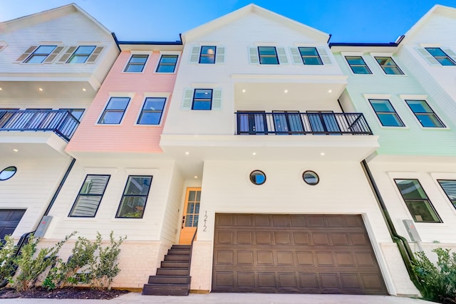 view of front of property featuring a garage