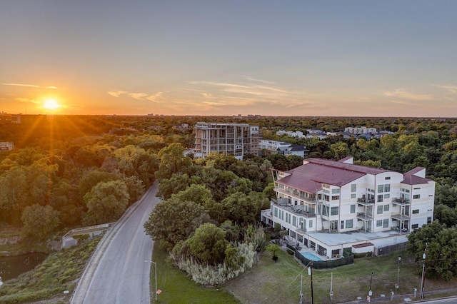 view of aerial view at dusk