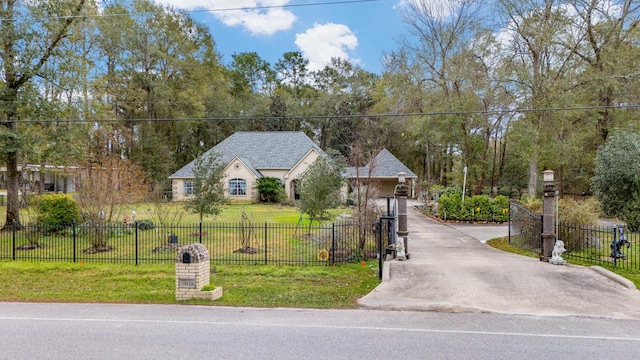 view of front of house with a front yard