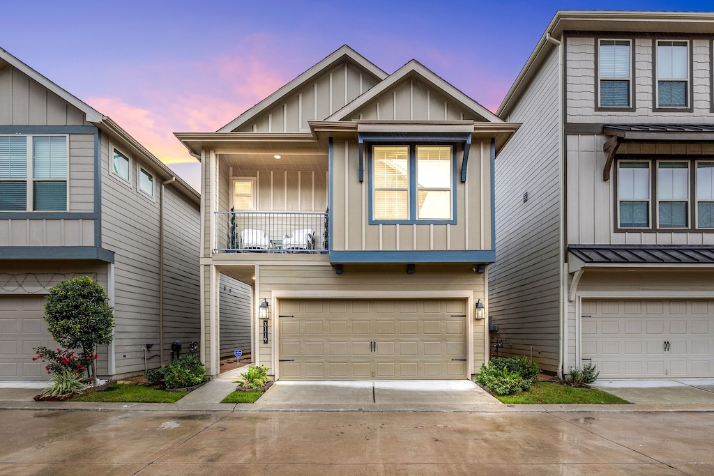 view of front of home with a garage