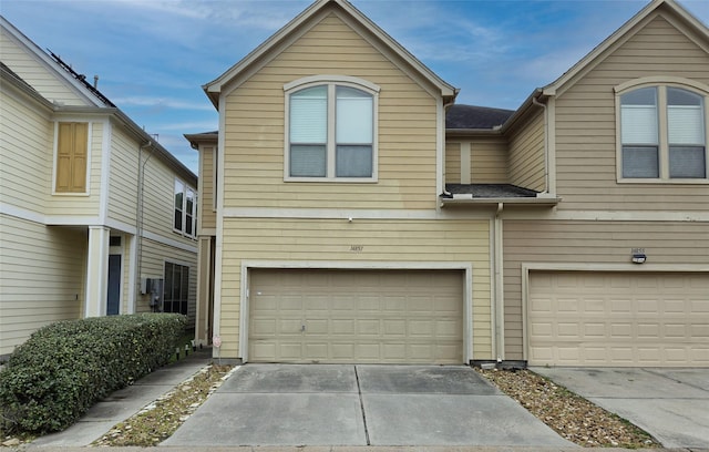 view of front property featuring a garage