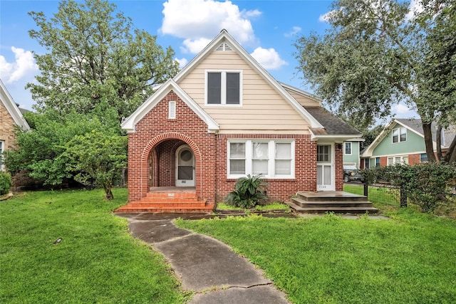 view of front of property with a front yard