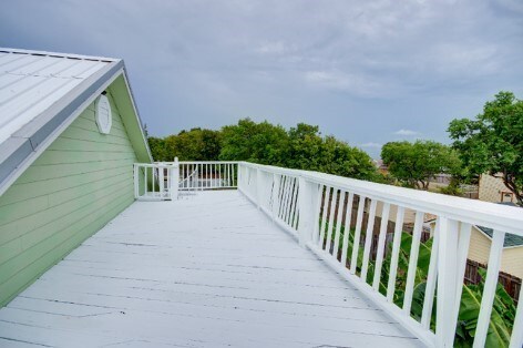 641 4th St, San Leon, TX 77539 - view of deck