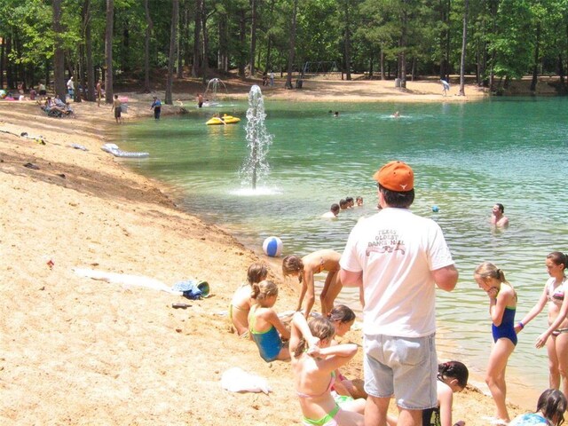 6 Smith Loop S, Cleveland, TX 77327