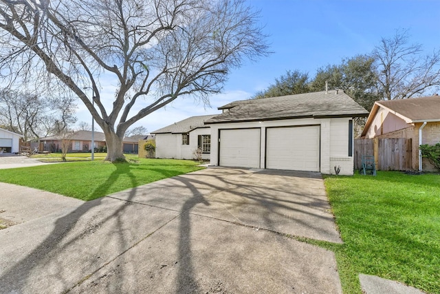 single story home featuring a front lawn