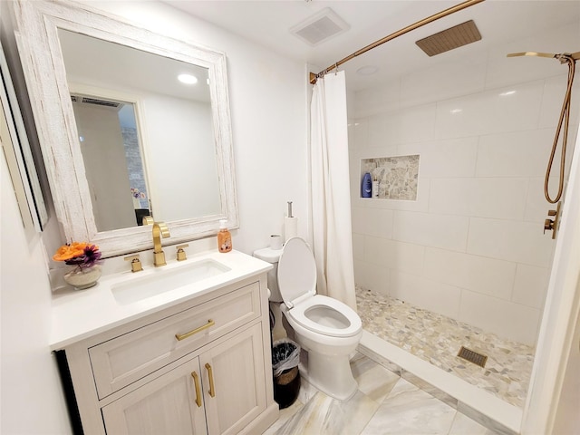 bathroom with toilet, a shower with curtain, and vanity