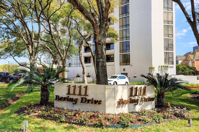 view of community / neighborhood sign